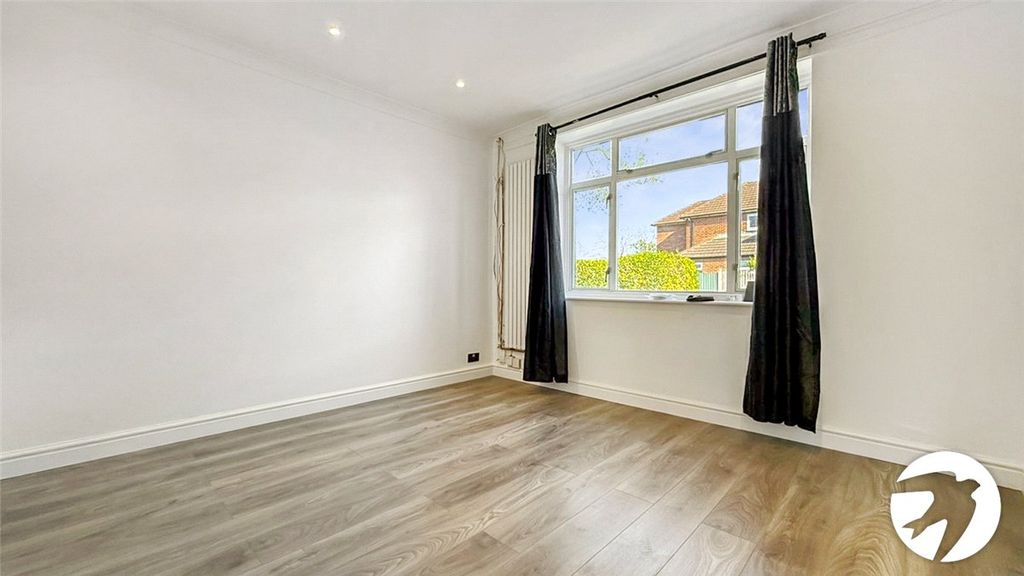 Property photo 3 of 9 Reception