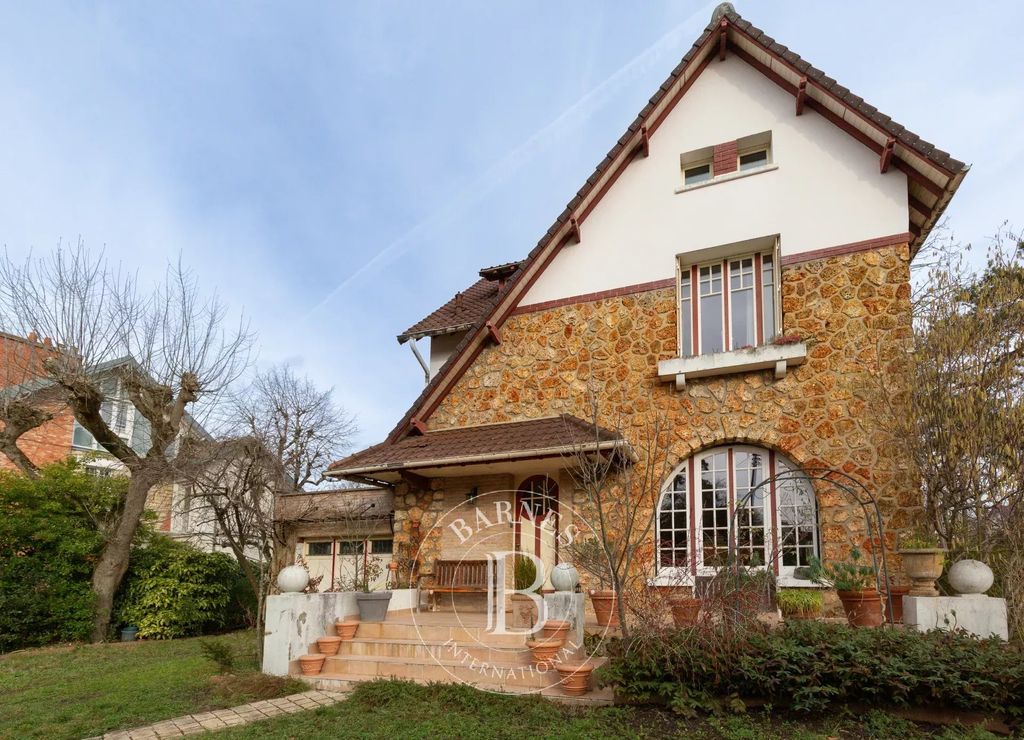 Property photo 1 of 18