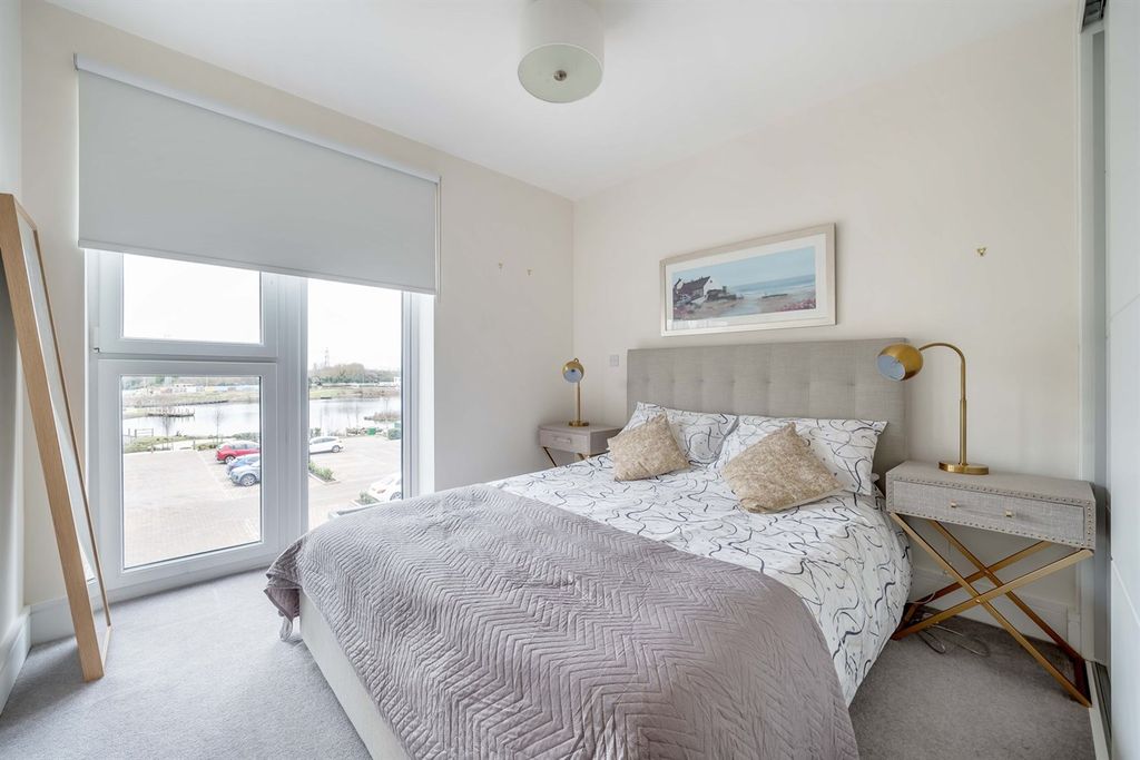 Property photo 3 of 7 Bedroom