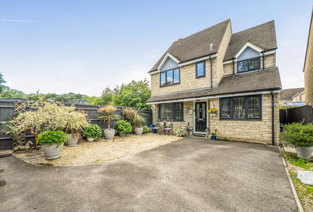 Property photo 1 of 16 1479026-1-6A2c250...