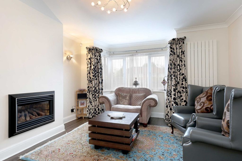 Property photo 3 of 22 Picture No. 14