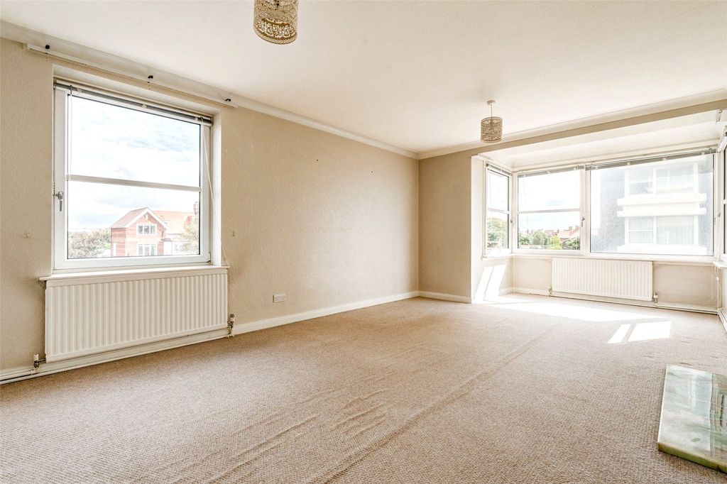 Property photo 3 of 19 Picture No. 04