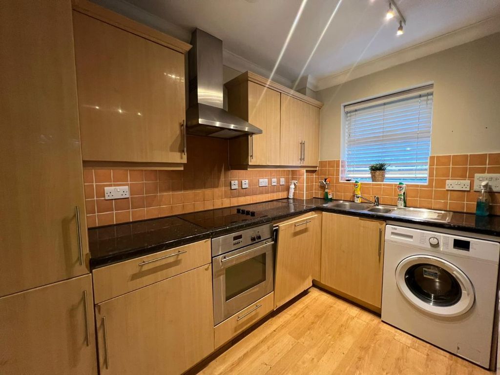 Property photo 2 of 6