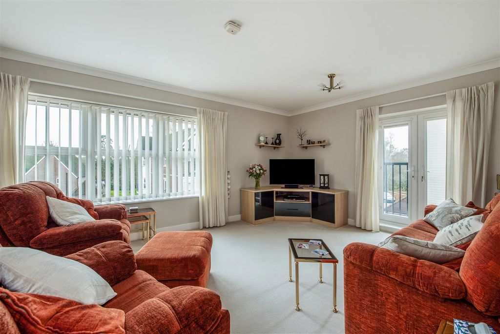 Additional image 7 of 2 bed flat for saleTudor Court, Bramshott Place, Liphook GU30