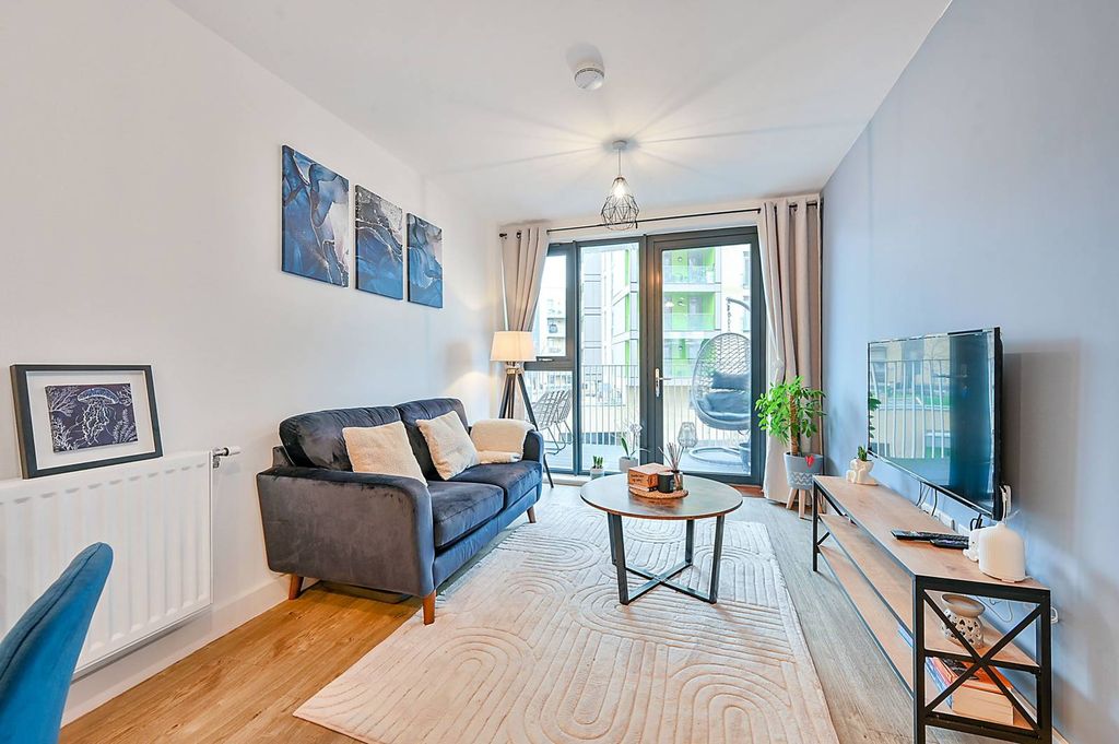 Property photo 1 of 11