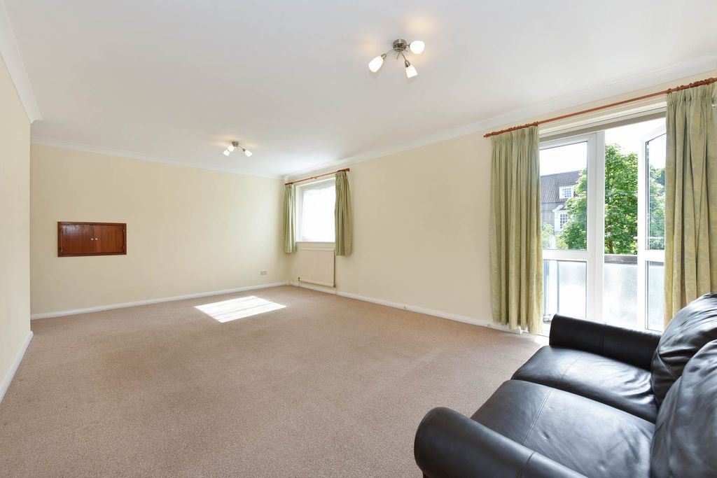 Property photo 3 of 9