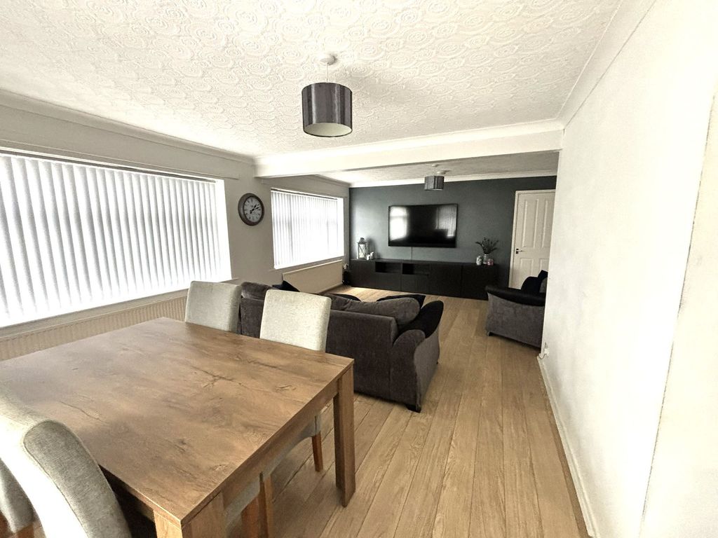 Property photo 2 of 17 Lounge/Dining Room