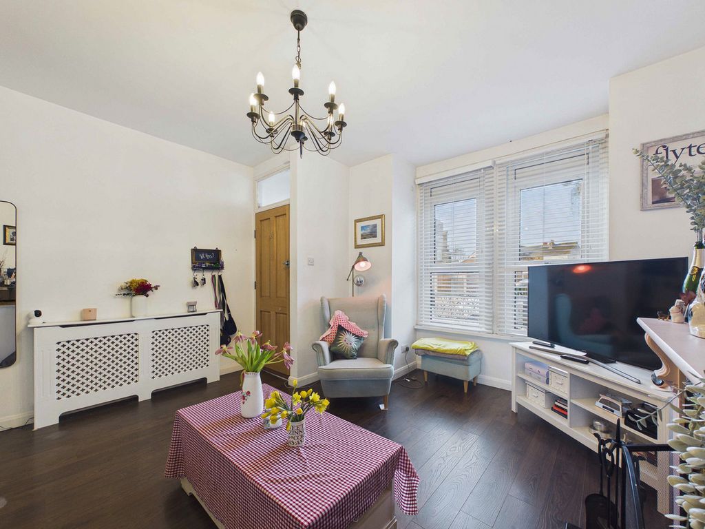 Property photo 3 of 28