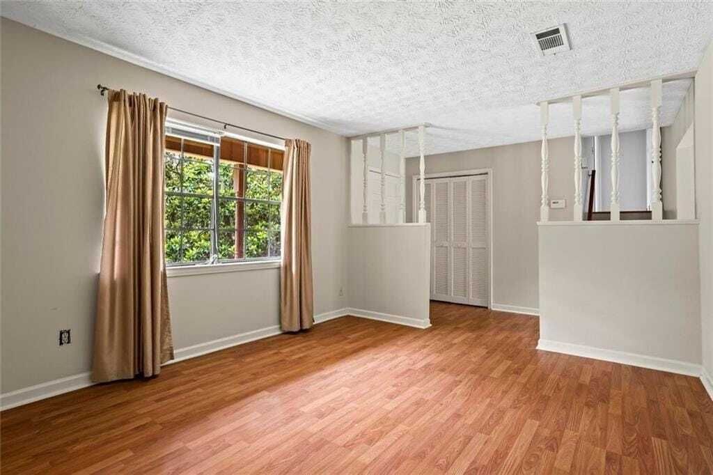 Property photo 2 of 12 <Alttext/>