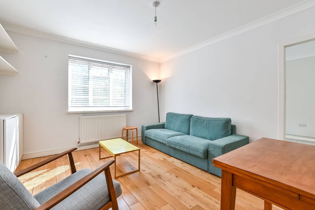Property photo 2 of 9