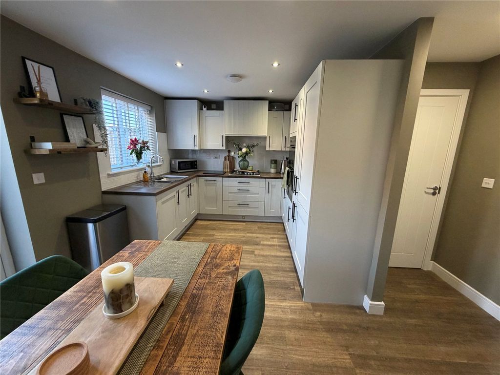 Property photo 3 of 16 Kitchen