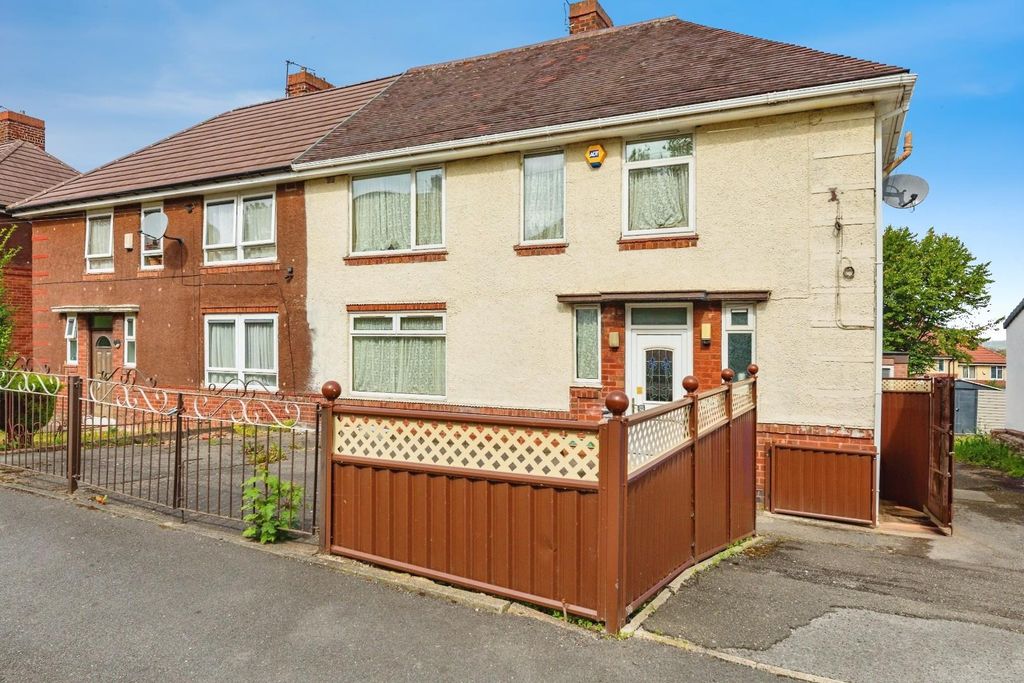 Property photo 1 of 16 36 Masters Outside .Jpeg