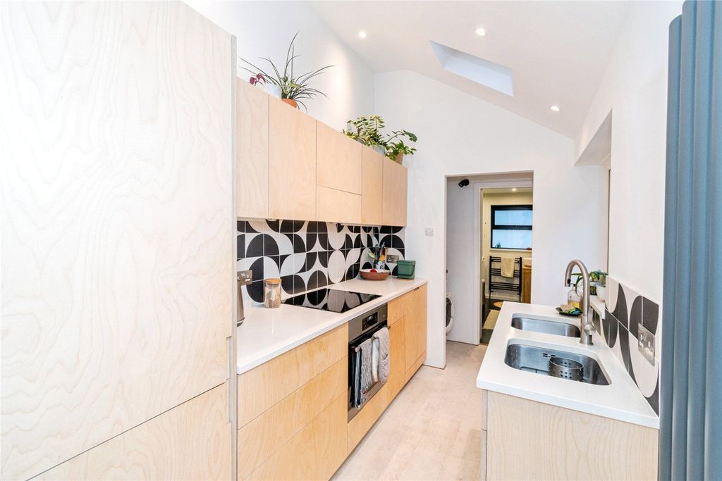 Property photo 2 of 16 Picture No. 44