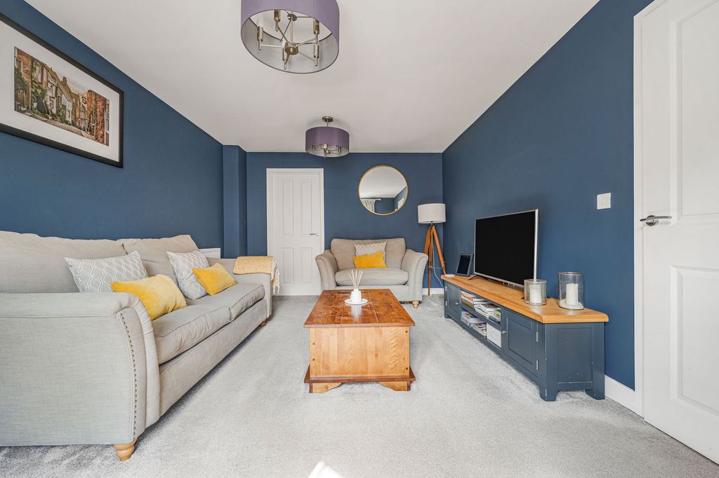 Property photo 3 of 37