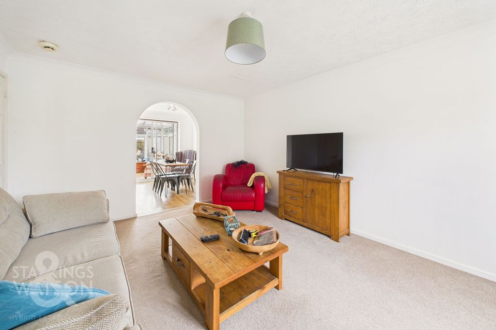 Property photo 2 of 26