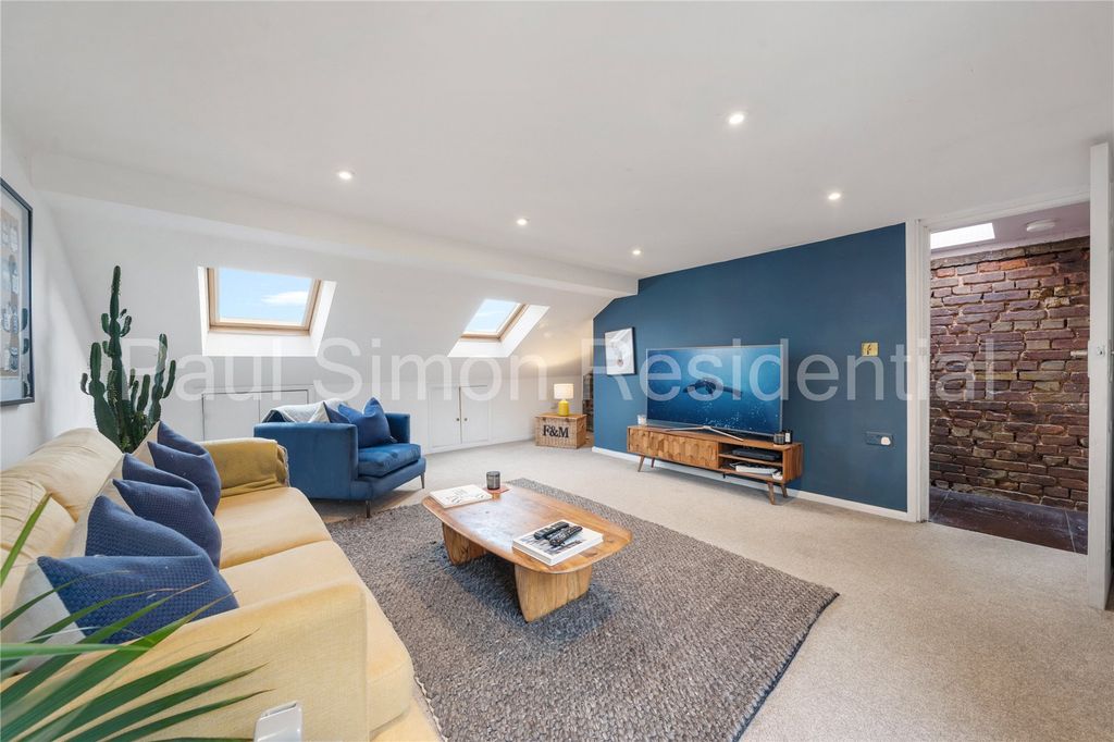 Property photo 3 of 23 Picture No. 06