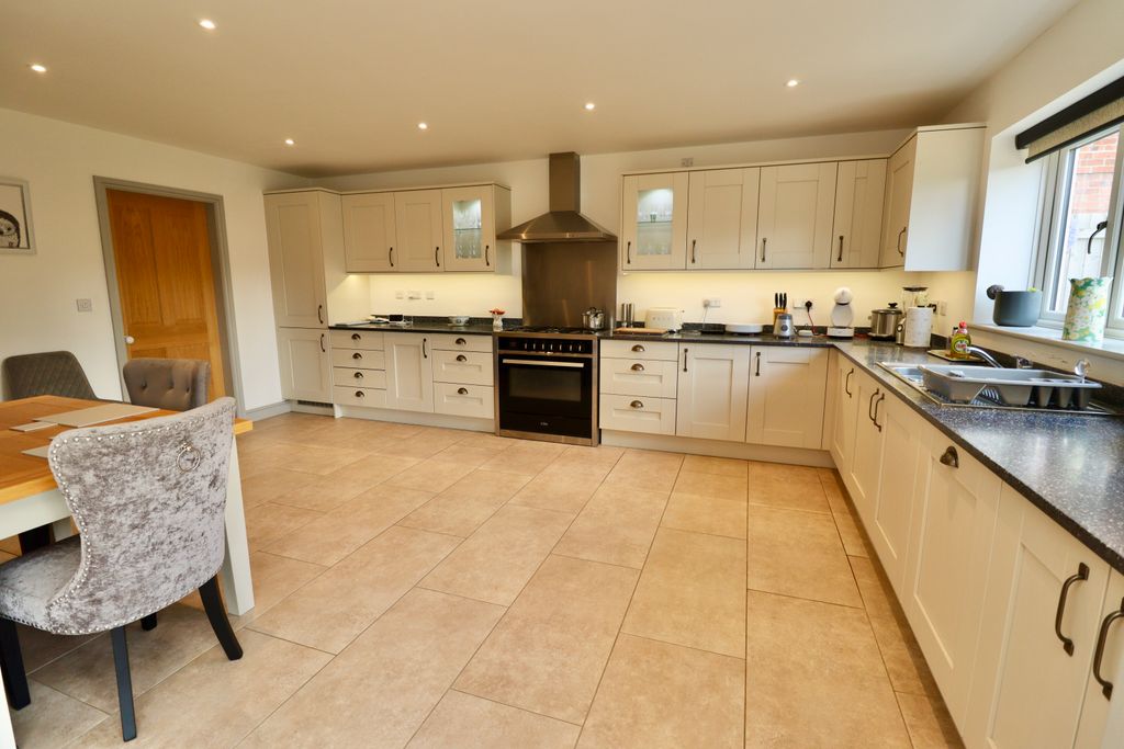 Property photo 3 of 22 Img_7821