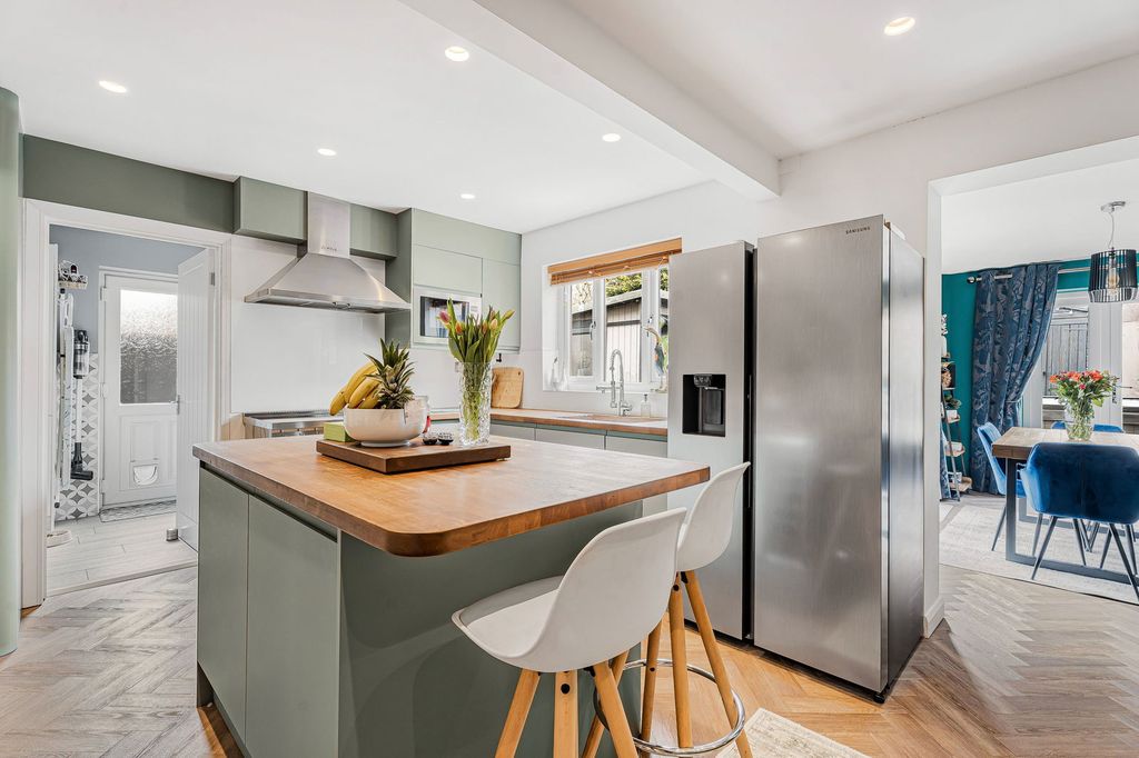 Property photo 3 of 29