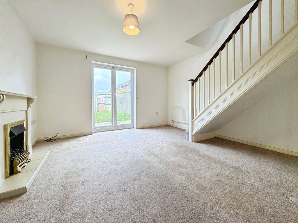 Property photo 2 of 10 Lounge