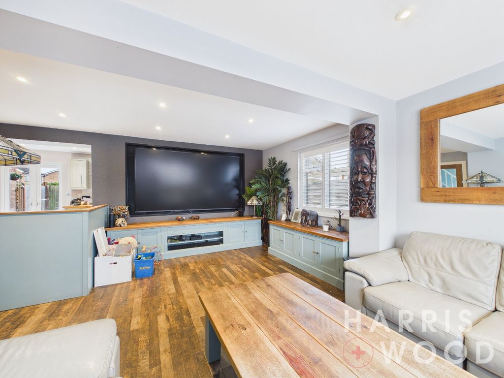 Property photo 3 of 22 4931616