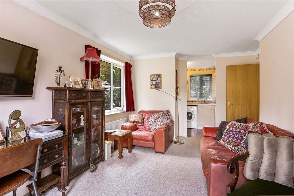 Property photo 3 of 14 1517329407 - 6.Jpg