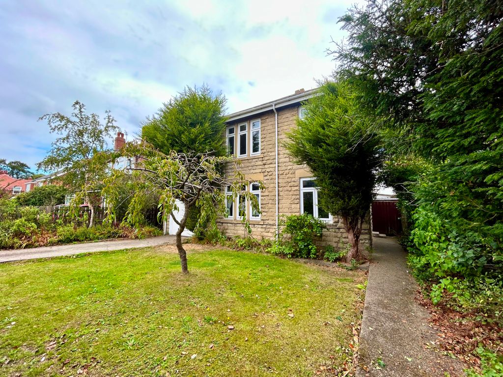 Property photo 1 of 31