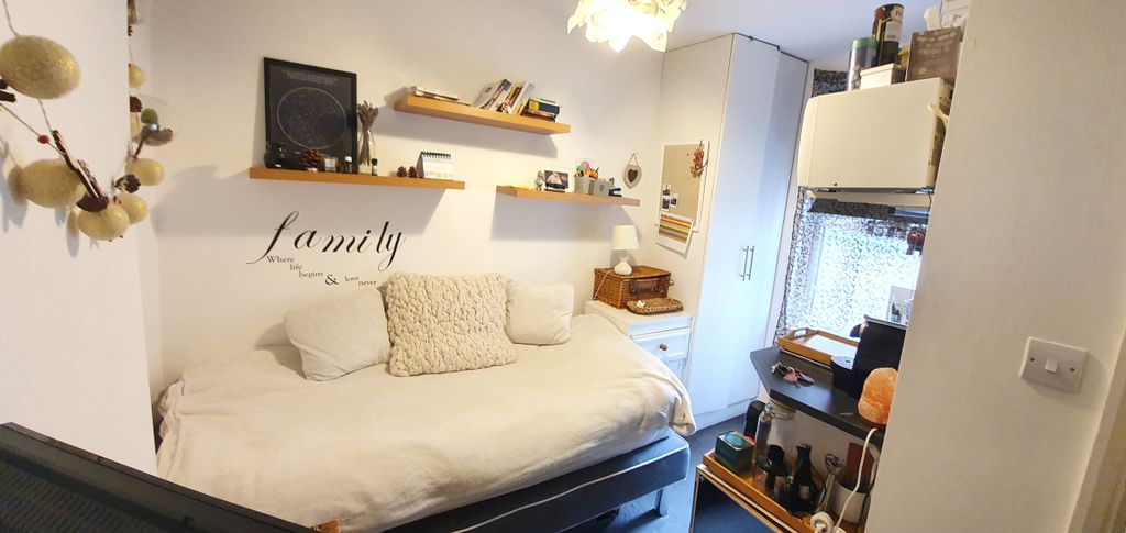 Property photo 3 of 5