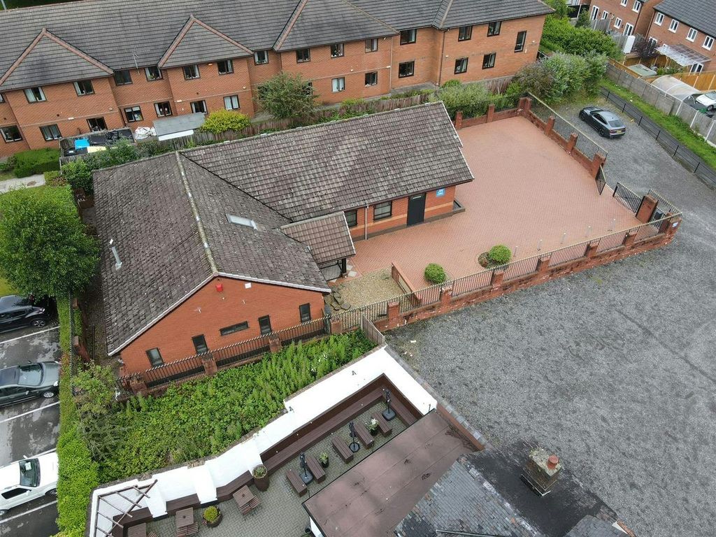 Property photo 3 of 15 J3.Jpg