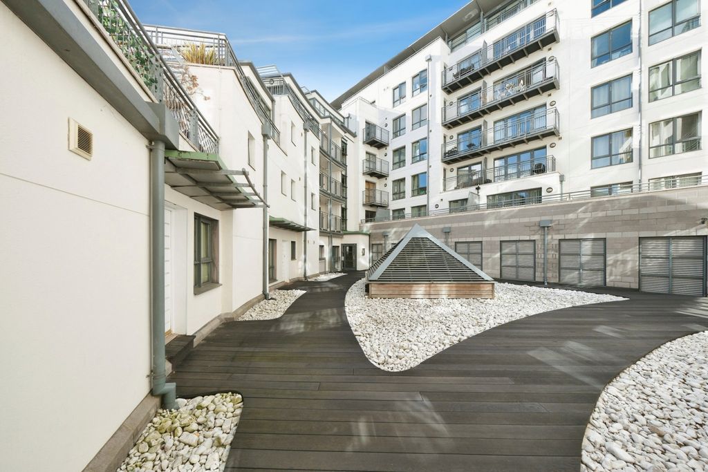 Property photo 1 of 20 Pbox-Img.Jpg