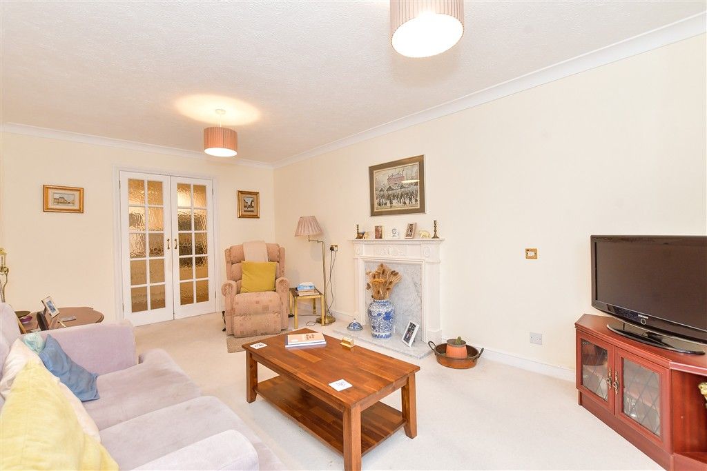 Property photo 2 of 13 Lounge