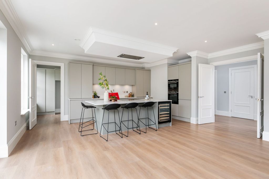 Additional image 6 of 2 bed flat for saleLangham Place, Winchester SO22