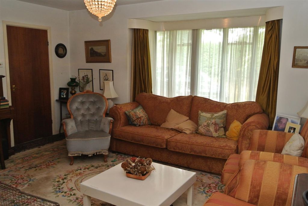 Property photo 2 of 8 Living Room