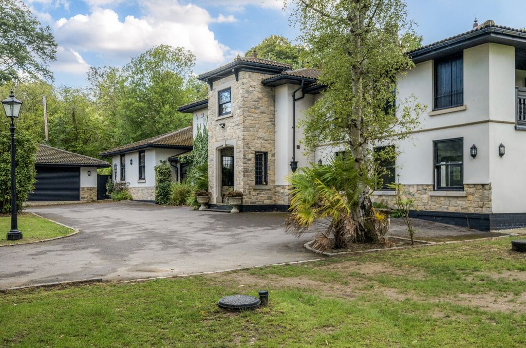 Property photo 1 of 33 1348263-1-68c8460...