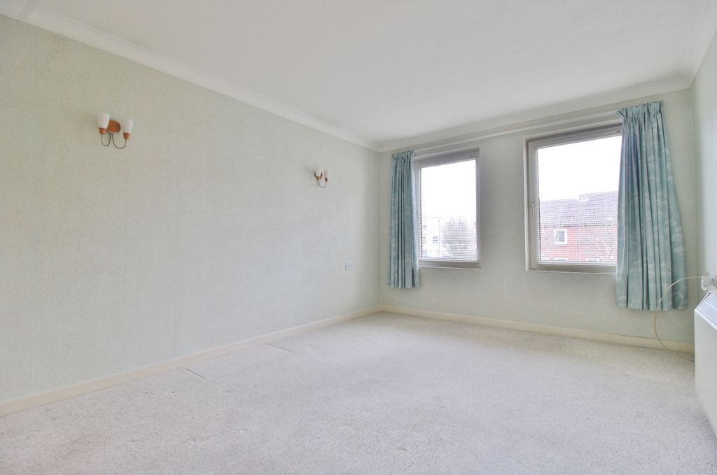 Property photo 2 of 11