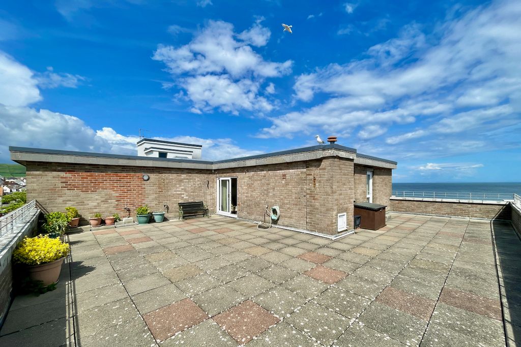 Property photo 3 of 18 Roof Terrace