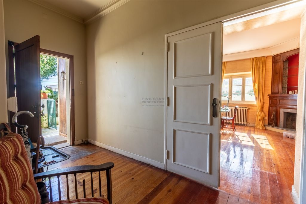 Property photo 3 of 114