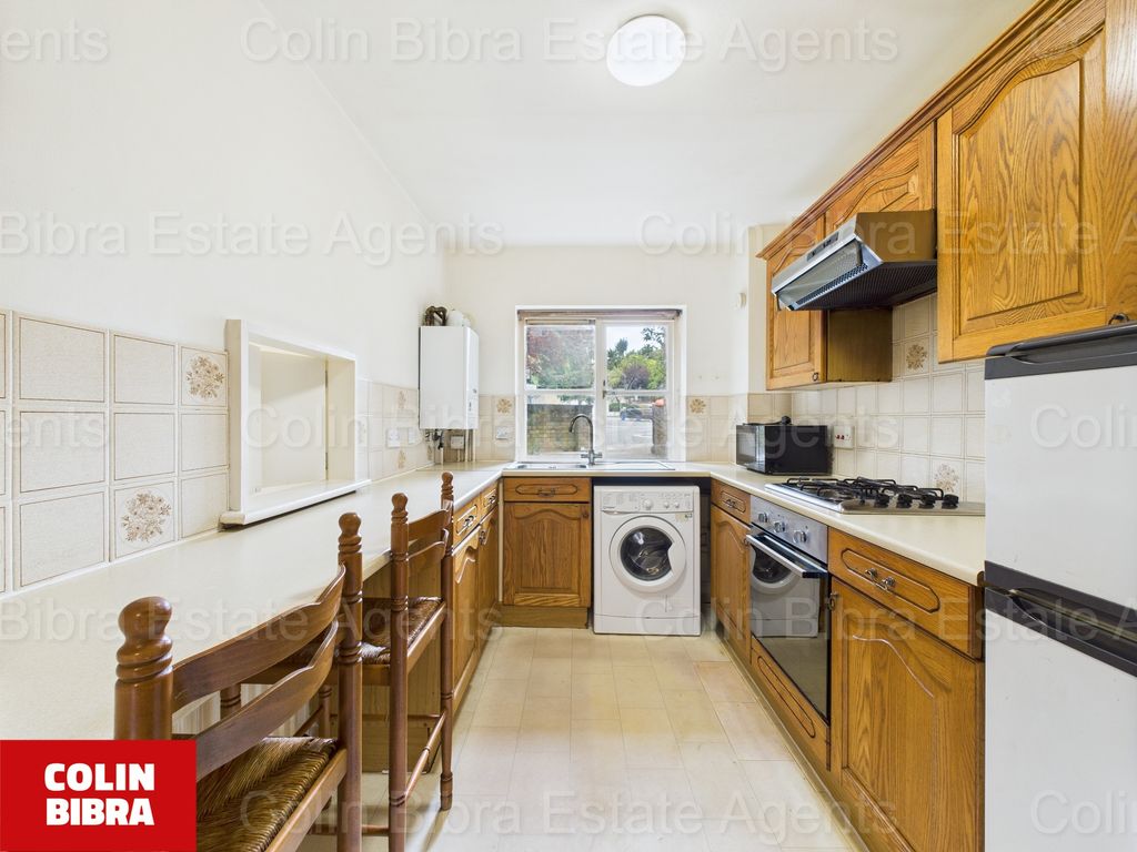 Property photo 2 of 11 Cam04175G0-Pr0044-Still009