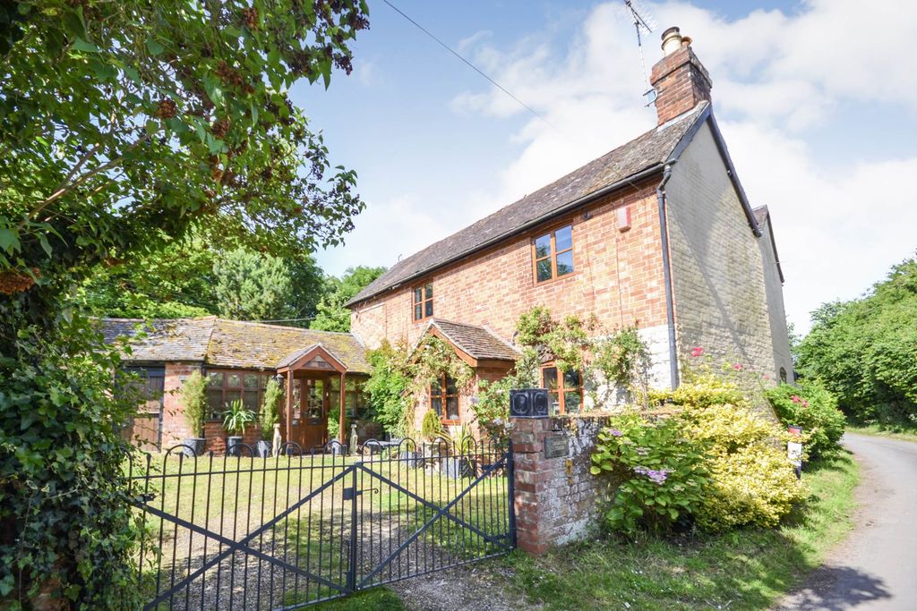 Property photo 2 of 28