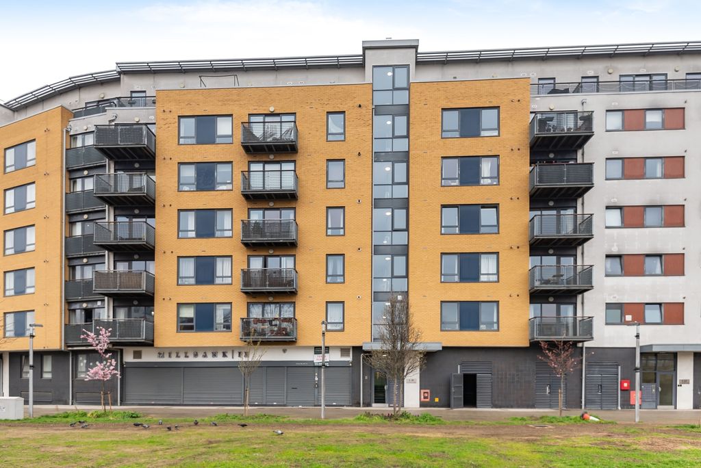 Property photo 1 of 15 External