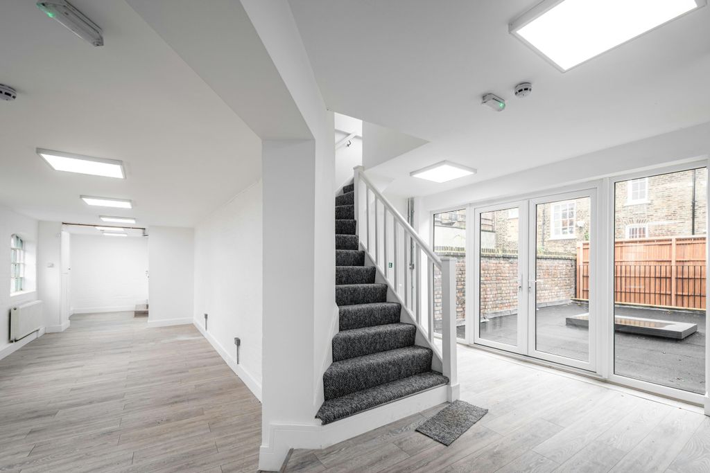 Property photo 3 of 35 Hackney Rd 237  Low Res 5.Jpg