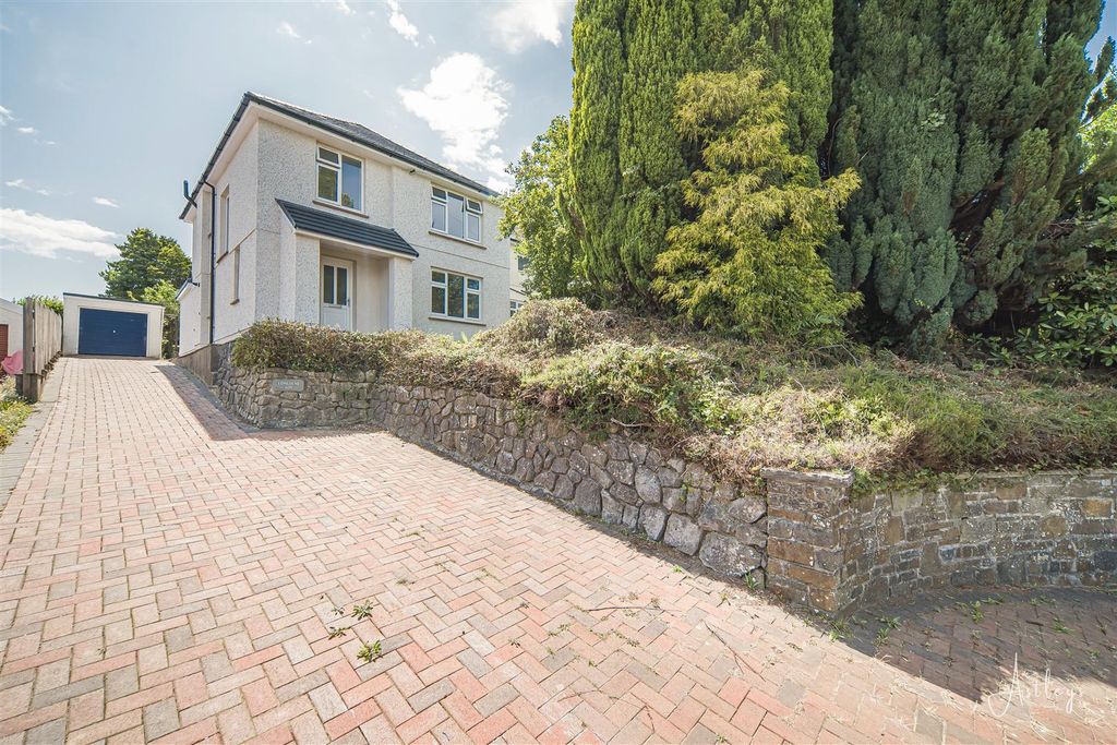 Property photo 1 of 23 33-P1141440.Jpg