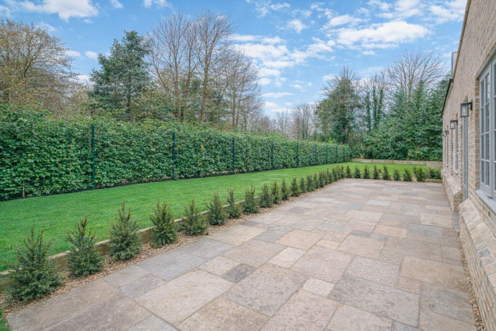 Property photo 3 of 13