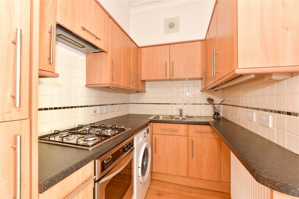 Property photo 3 of 11 Kitchen