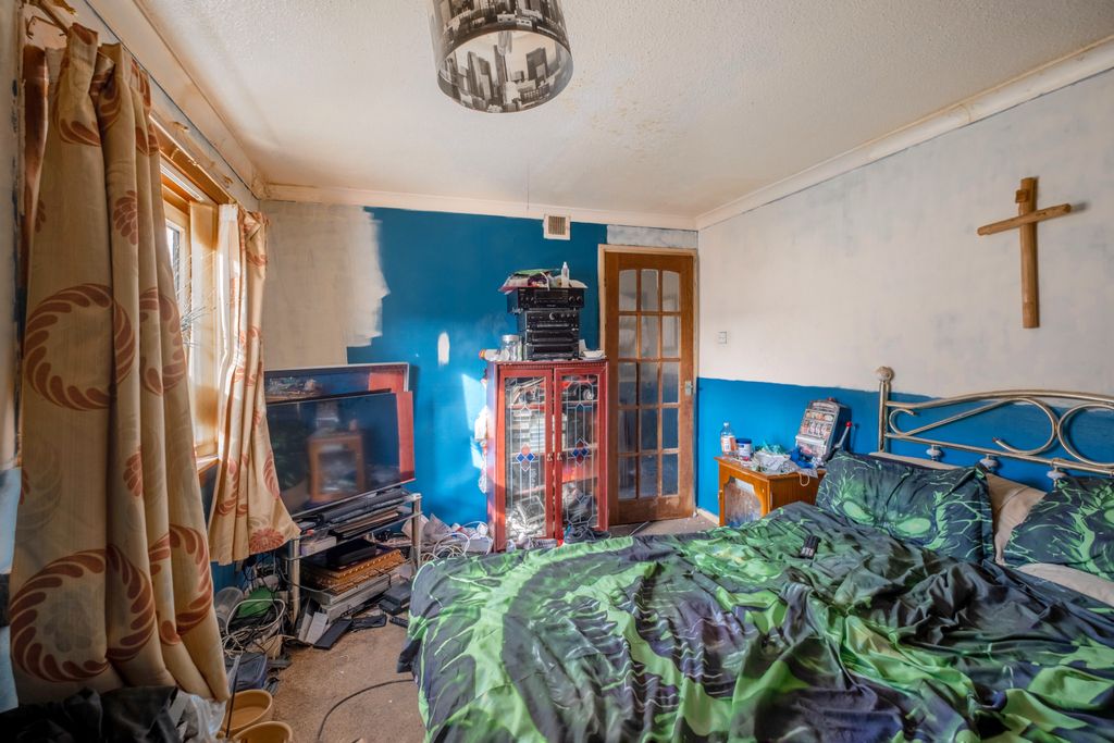 Additional image 15 of 2 bed flat for saleMaybole Road, Port Glasgow PA14