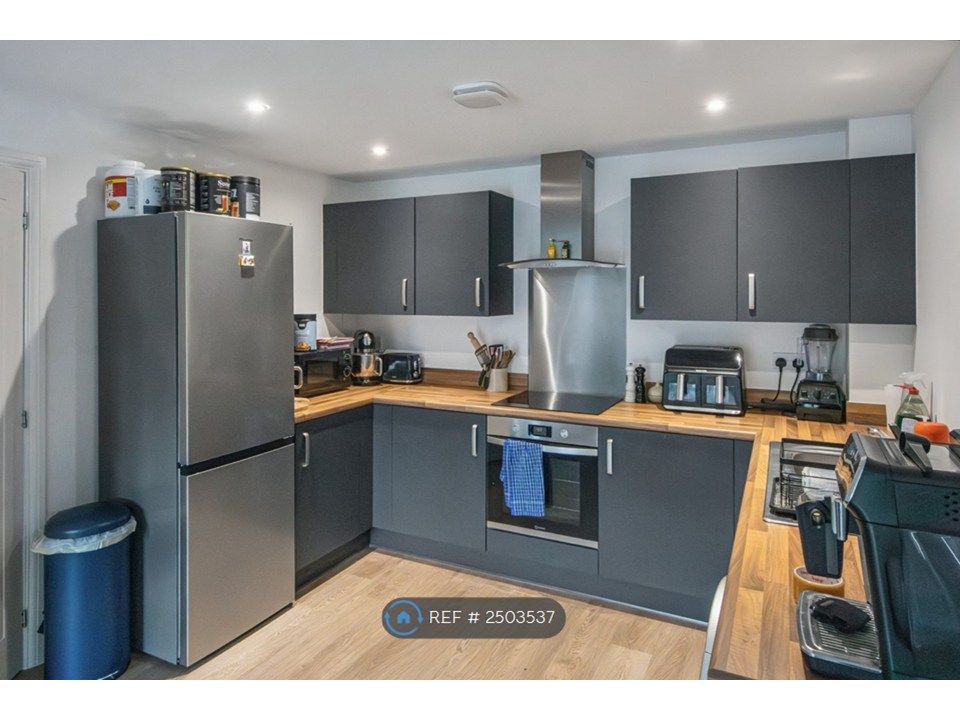 Property photo 2 of 19 Kitchen