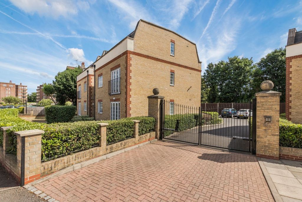 Property photo 2 of 10