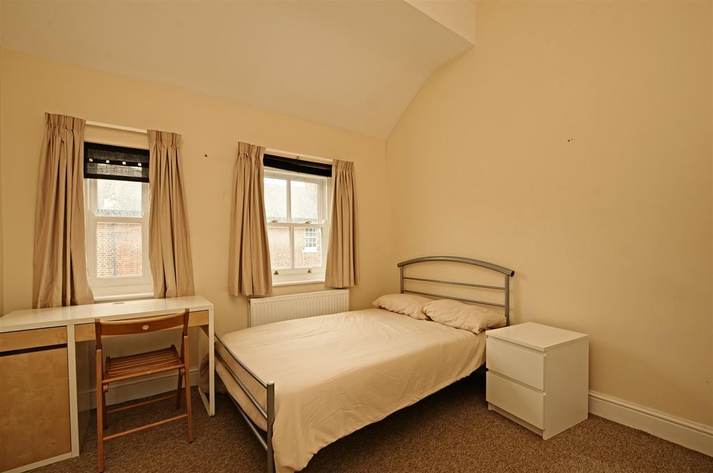 Property photo 3 of 4