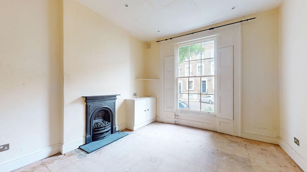 Property photo 2 of 20 68A Offord Road, Barnsbury, London, N1 1Eb