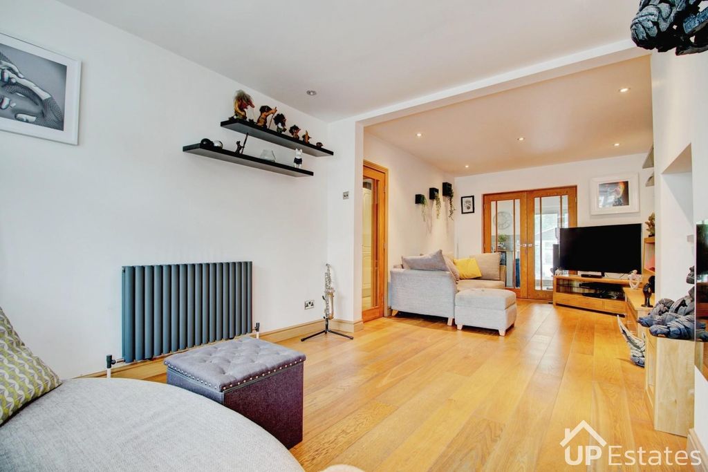 Property photo 3 of 31