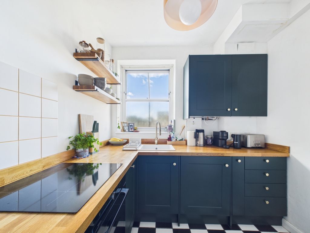 Property photo 2 of 8 Cam03750G0-Pr0073-Still008